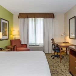 Hilton Garden Inn Plymouth - Guest room