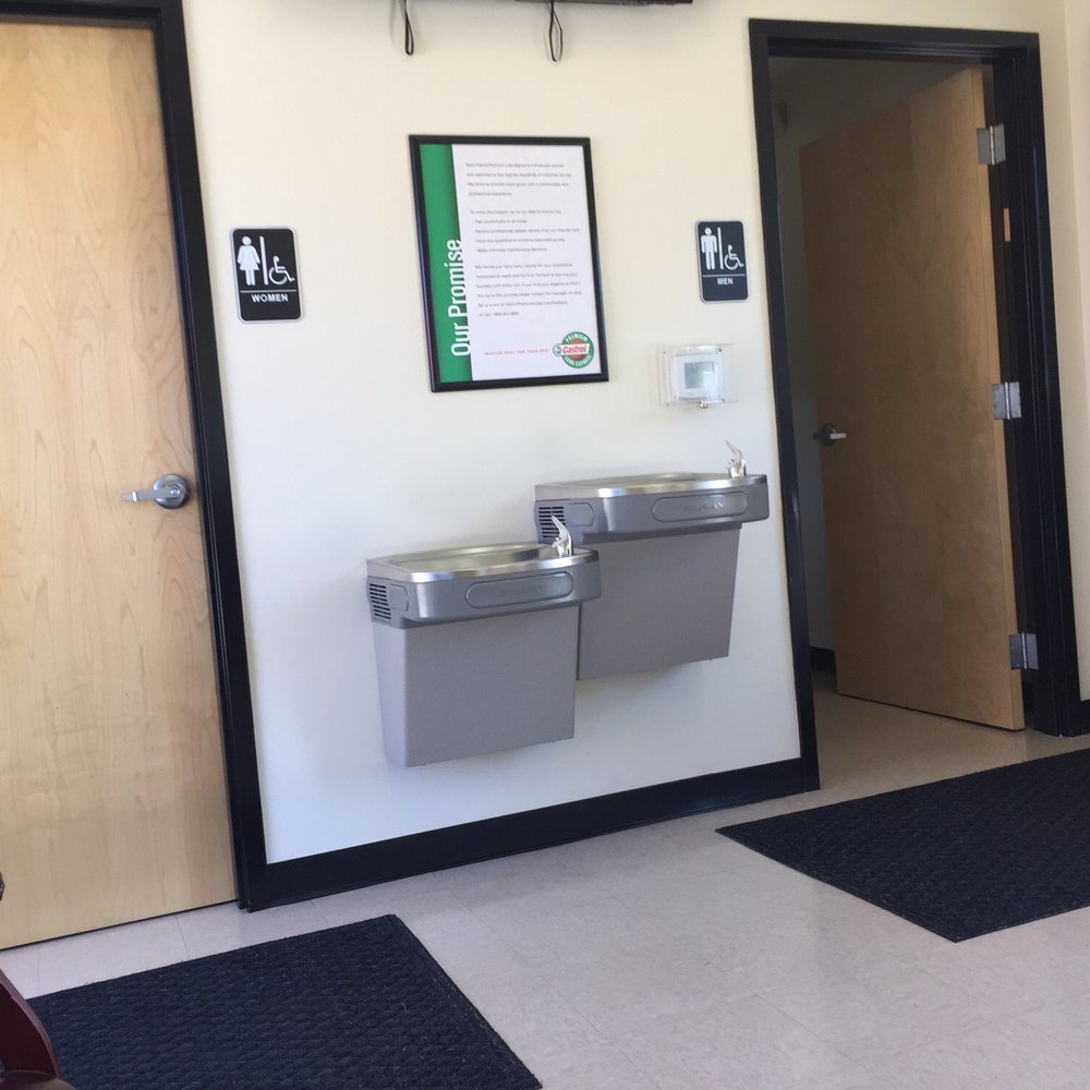 Castrol Premium Lube Express - Male and female restrooms - Oil Change Stations Near Me - Jacksonville, North Carolina