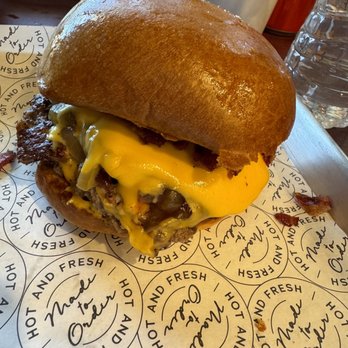 Flip N Dip Burger - F&D BBQ Burger - Halal Near Me - Cypress, Texas