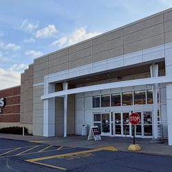 Kohl's - Exterior/entrance of store