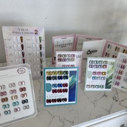 Glitz Nail Lounge - Our new Chrome and Cateye Collection