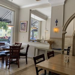 Maria's Greek Restaurant - Dining room