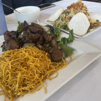 Bien Hen Restaurant - Shaken beef and mango salad - Seafood Near Me - Westminster, California
