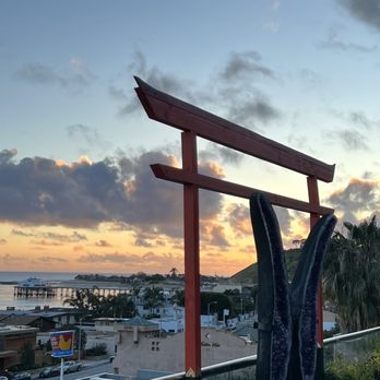 Rafi Lounge - Yoga Near Me - Malibu, California