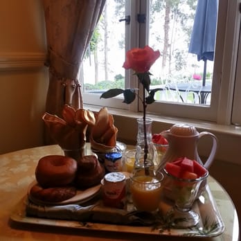 Monarch Cove Inn - Continental breakfast delivered to your suite. - Hotels Near Me - Capitola, California Monarch Cove Inn - Continental breakfast delivered to your suite. - Hotels Near Me - Capitola, California