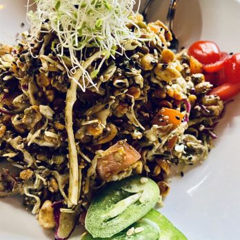 Rangoon Burmese Kitchen - Rangoon Tea Leaf Salad - Burmese Near Me - Honolulu, Hawaii