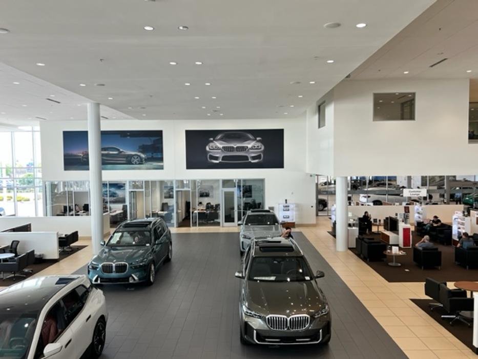 ARROWHEAD BMW Updated July 2024 26 Photos & 28 Reviews 19250 N AZ