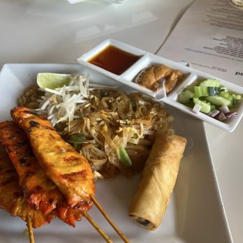 Lum Ka Naad - Chicken satay pad Thai lunch special amazing!! - Thai Near Me - Los Angeles, California Lum Ka Naad - Chicken satay pad Thai lunch special amazing!! - Thai Near Me - Los Angeles, California