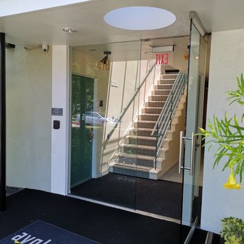 Avalon Hotel Beverly Hills - You could actually end up in an apartment building, no lock, no staff, no onsite amenity, door wide open - Hotels Near Me - Beverly Hills, California Avalon Hotel Beverly Hills - You could actually end up in an apartment building, no lock, no staff, no onsite amenity, door wide open - Hotels Near Me - Beverly Hills, California