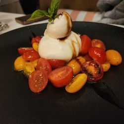 La Collina - Burrata caprese