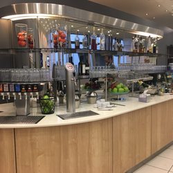 Lufthansa Business Lounge - Der Barbereich