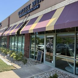 Exterior photo of Sweet Mia - Des Peres, Missouri Exterior photo of Sweet Mia - Des Peres, Missouri