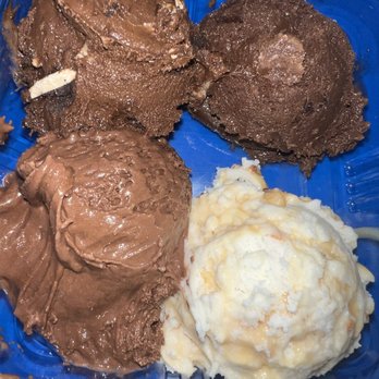 Handel’s Homemade Ice Cream - Eugene - Sampler with four scoops - Ice Cream & Frozen Yogurt Near Me - Eugene, Oregon