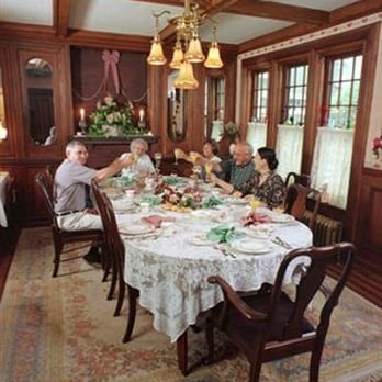 Rosewood Inn - Celebrate the new day under the glow of a Steuben chandelier  in a 1855 Victorian dinning room - Bed & Breakfast Near Me - Corning, New York