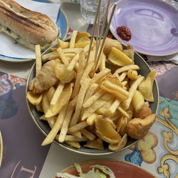 Bar Turrisi - Big Mix - French fries, zucchini flowers, and rice balls - Cafes Near Me - Castelmola, Maine Bar Turrisi - Big Mix - French fries, zucchini flowers, and rice balls - Cafes Near Me - Castelmola, Maine
