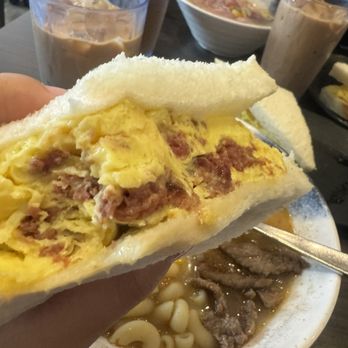 Pine House Cafe - Cafes Near Me - Toronto, Ontario