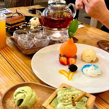 A La Mousse - Desserts Near Me - Philadelphia, Pennsylvania