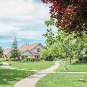 Rocklin Ranch Apartments - Beautiful Green Courtyard views - Apartments Near Me - Rocklin, California Rocklin Ranch Apartments - Beautiful Green Courtyard views - Apartments Near Me - Rocklin, California