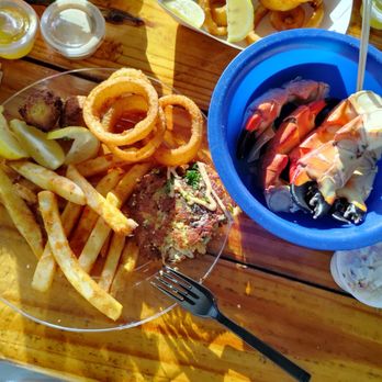 Triad Seafood - Stone crabs, crab cakes and sides - Seafood Near Me - Everglades City, Florida Triad Seafood - Stone crabs, crab cakes and sides - Seafood Near Me - Everglades City, Florida
