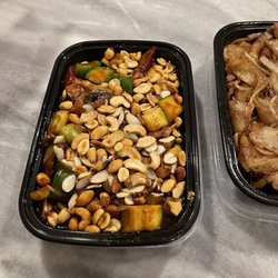 New China Chef - Lucky 7 lo mein Dry Beef Chow Fun Sesame Chicken vegetable fried rice garlic Chicken Chow Mein Egg Roll Fried Wont Egg Drop Soup