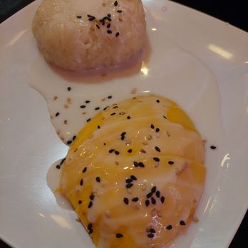 Red 88 - Davis - Sticky rice with mango - Asian Fusion Near Me - Davis, California Red 88 - Davis - Sticky rice with mango - Asian Fusion Near Me - Davis, California
