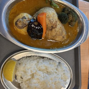 Curry Lab Sapporo - Chicken leg soup curry - Japanese Curry Near Me - Seattle, Washington Curry Lab Sapporo - Chicken leg soup curry - Japanese Curry Near Me - Seattle, Washington
