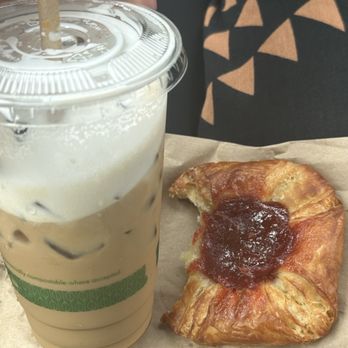Hilo Ice Coffee - Honey girl latte & guava pastry - Coffee & Tea Near Me - Hilo, Hawaii Hilo Ice Coffee - Honey girl latte & guava pastry - Coffee & Tea Near Me - Hilo, Hawaii