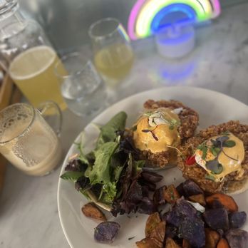 Lapisara Eatery - Vanilla latte, bottomless mimosa And Fried Chicken Benedict. - Breakfast & Brunch Near Me - San Francisco, California