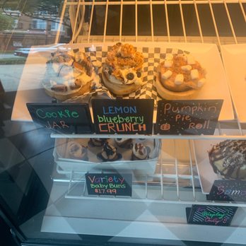 Cinnaholic - Awesome!! ready, set, ROLL - Desserts Near Me - Atlanta, Georgia
