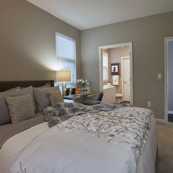 Five Points - Apartments Near Me - Auburn Hills, Michigan