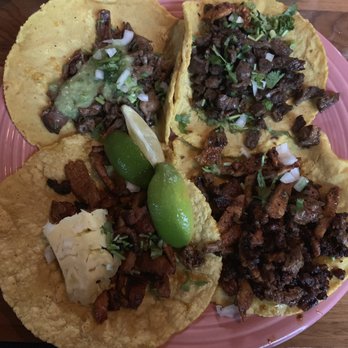 Gallo Blanco - Tacos: barbacoa, carne asada, campechano, al pastor. - Mexican Near Me - Phoenix, Arizona Gallo Blanco - Tacos: barbacoa, carne asada, campechano, al pastor. - Mexican Near Me - Phoenix, Arizona