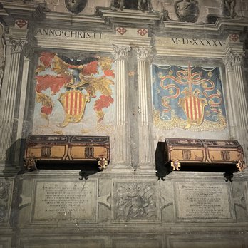 Catedral de Barcelona - Landmarks & Historical Buildings Near Me - Barcelona, B Catedral de Barcelona - Landmarks & Historical Buildings Near Me - Barcelona, B