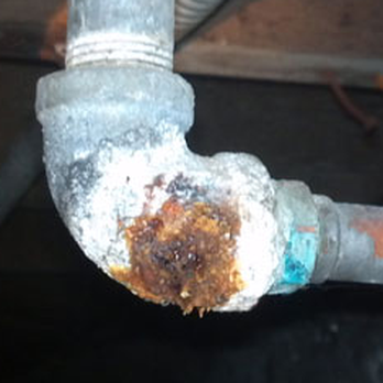 Rooters & Plumbing On Time - Rusty galvanized fitting - Plumbing Near Me - Arlington, Texas Rooters & Plumbing On Time - Rusty galvanized fitting - Plumbing Near Me - Arlington, Texas