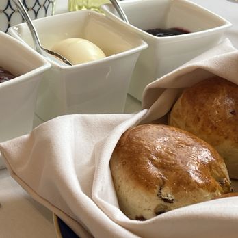 Wellington Lounge - Two kinds of scones: plain and golden raisin - Hotels Near Me - London, XGL