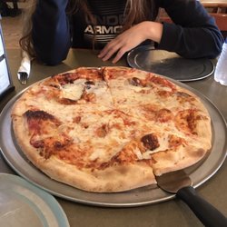 Napoli Pizza - Every experience I've had at Napoli's has been great..... until today.