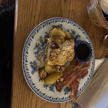 Cracker Barrel Old Country Store - Apple pie French toast - American Near Me - Peoria, Arizona
