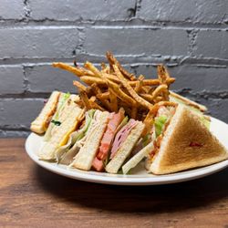Monty’s by the Lake - Club Sandwich