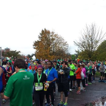 Rock 'n' Roll Oasis Vancouver Half Marathon - 2016 - Gear pickup mess! - Arts & Entertainment Near Me - Vancouver, British Columbia
