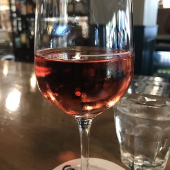 Edie Jo's - Rosé - Cocktail Bars Near Me - Brooklyn, New York
