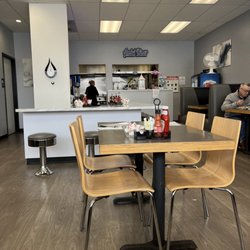 Amici Diner - Cozy and clean!