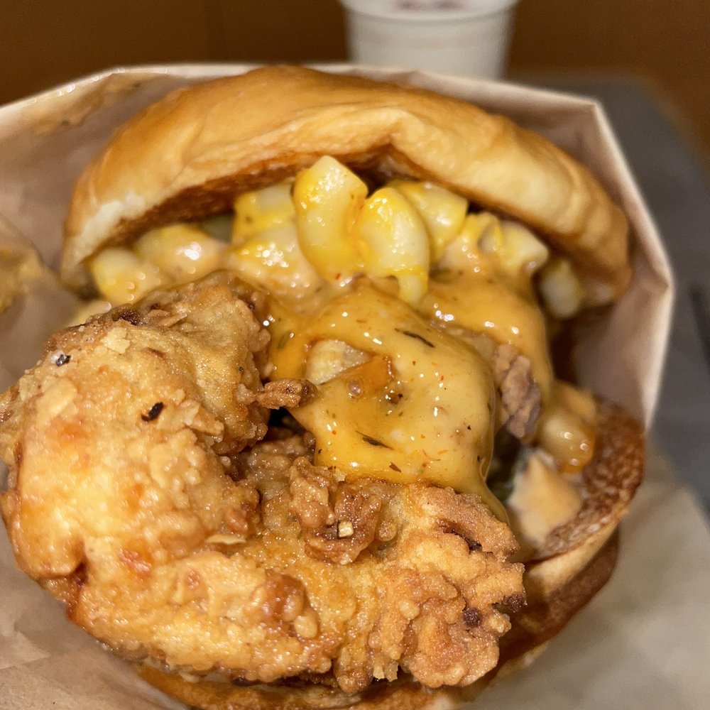 Smackbird Hot Chicken - Huge Mac & Cheese sandwich - Chicken Shop Near Me - Dallas, Texas Smackbird Hot Chicken - Huge Mac & Cheese sandwich - Chicken Shop Near Me - Dallas, Texas