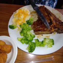 Tee bone and shrimp