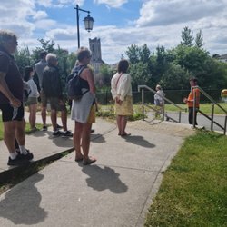 Ormonde Language Tours - John talking to a group.