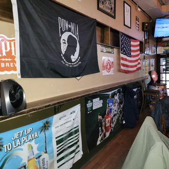Tap House - Heaters at chest level. Heat rises and doesn't get floor level. A waste of heat, common sense does not prevail.Can i get a big DUH! - Sports Bars Near Me - Forest Hills, New York
