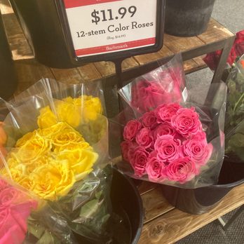 Lunds & Byerlys - Gorgeous roses and fantastic price - Grocery Near Me - St Louis Park, Minnesota Lunds & Byerlys - Gorgeous roses and fantastic price - Grocery Near Me - St Louis Park, Minnesota
