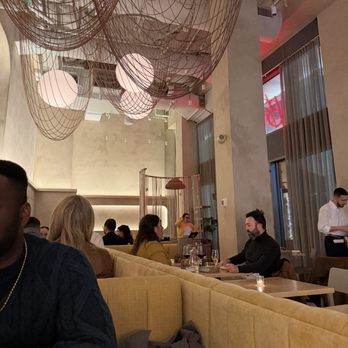 Baleia - Interior - Wine Bars Near Me - Boston, Massachusetts