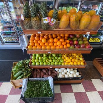 Diaz Grocery - International Grocery Near Me - Mendota, Illinois