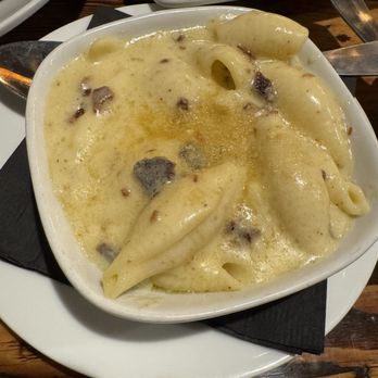 Rockefeller - Hermosa Beach - Truffle Macaroni & Cheese - Gastropubs Near Me - Hermosa Beach, California Rockefeller - Hermosa Beach - Truffle Macaroni & Cheese - Gastropubs Near Me - Hermosa Beach, California