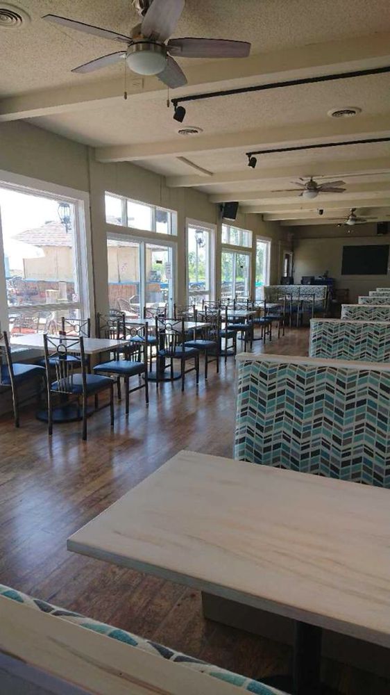 THE JETTY BAR AND GRILL 236 Ordnance Drive, Turkey Point, Ontario