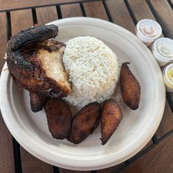 Jardin De Pollos - Chicken with plantains and rice